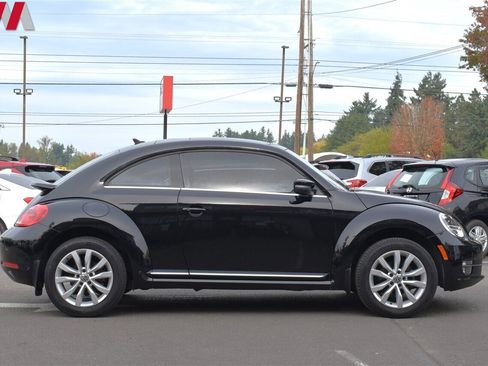 Used 2013 Volkswagen Beetle TDI image 6
