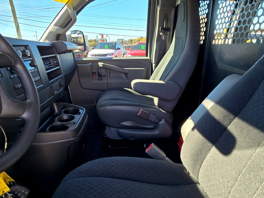 Used 2025 GMC Savana 2500 w/ Driver Convenience Package RWD image 20