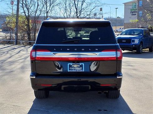 Used 2019 Lincoln Navigator Reserve image 6