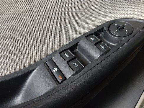 Used 2017 Ford Focus SE FWD image 27