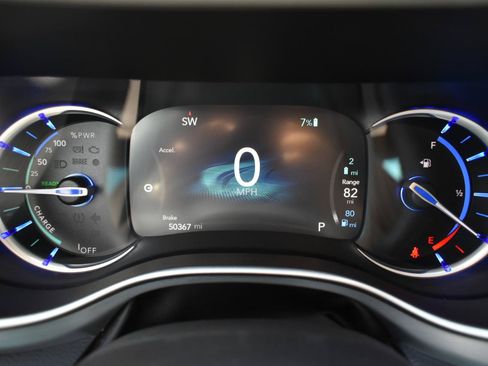 Used 2018 Chrysler Pacifica Touring-L FWD image 17