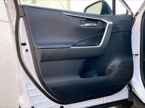 Used 2023 Toyota RAV4 Limited image 21