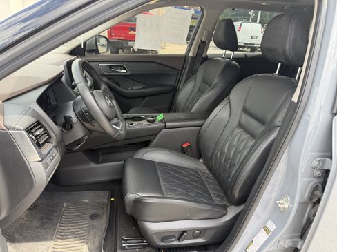 Used 2023 Nissan Rogue Platinum w/ Platinum Premium Package AWD/4WD image 13
