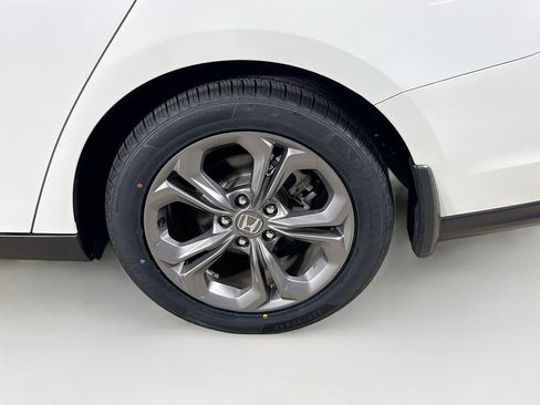 Certified 2023 Honda Accord EX image 37