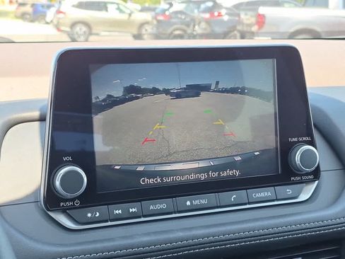 Used 2023 Nissan Rogue SV AWD/4WD image 14