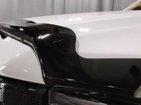 New 2025 GMC Sierra 1500 Elevation image 32