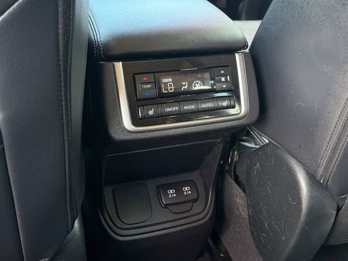 Used 2019 Subaru Ascent Limited AWD/4WD image 18