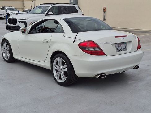 Used 2010 Mercedes-Benz SLK 300 image 7