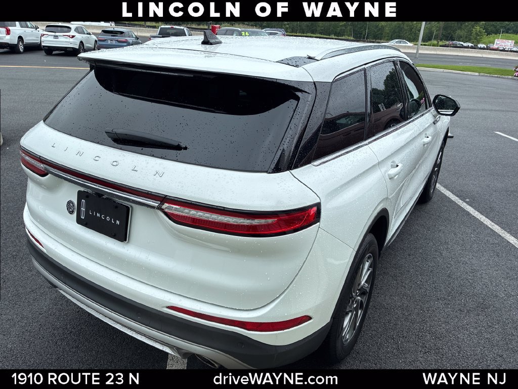 Certified 2022 Lincoln Corsair AWD w/ Equipment Group 101A image 8