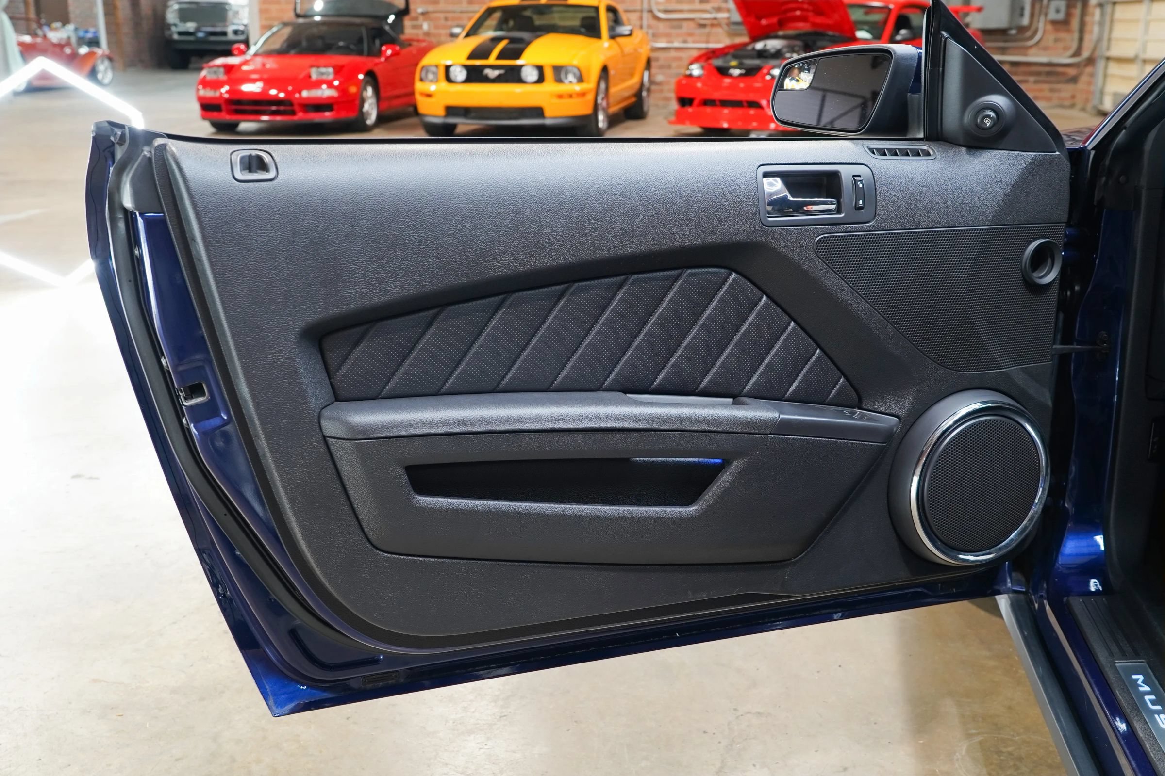 Used 2012 Ford Mustang GT Premium w/ GT Coupe Accessory Pkg 4 RWD image 34