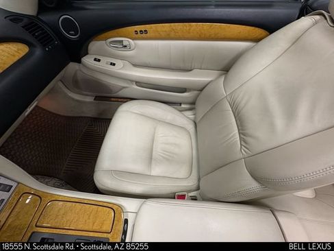 Used 2002 Lexus SC 430 Convertible RWD image 14