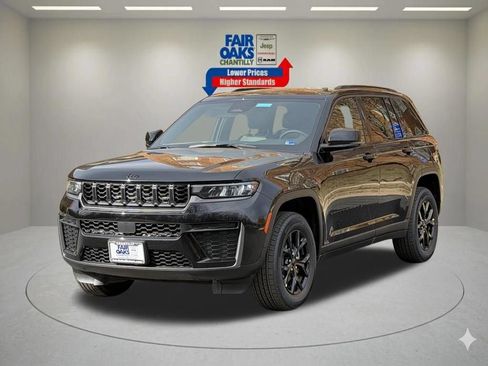 New 2026 Jeep Grand Cherokee Altitude AWD/4WD image 2
