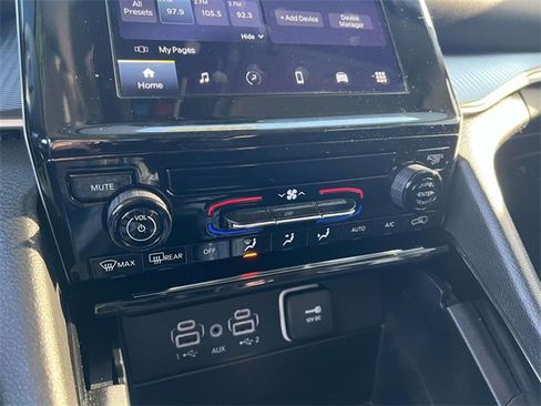 Certified 2023 Jeep Grand Cherokee Laredo image 20