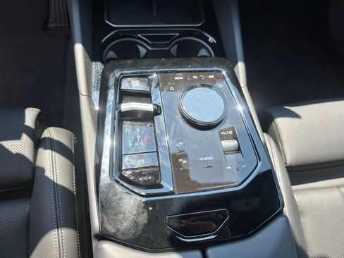 Certified 2025 BMW 530i w/ Premium Package image 29