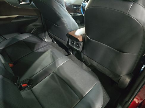 Used 2021 Toyota Venza XLE w/ Softex Package AWD/4WD image 11