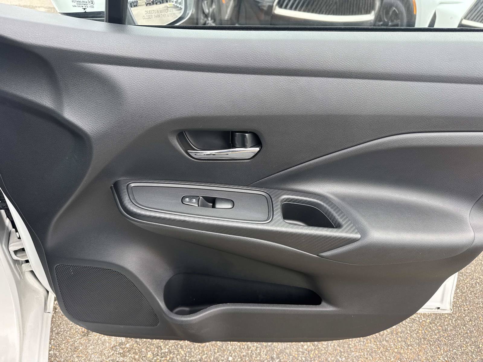 Used 2025 Nissan Versa SV FWD image 13