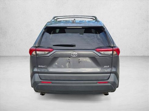 Used 2019 Toyota RAV4 XLE w/ Convenience Package FWD image 6
