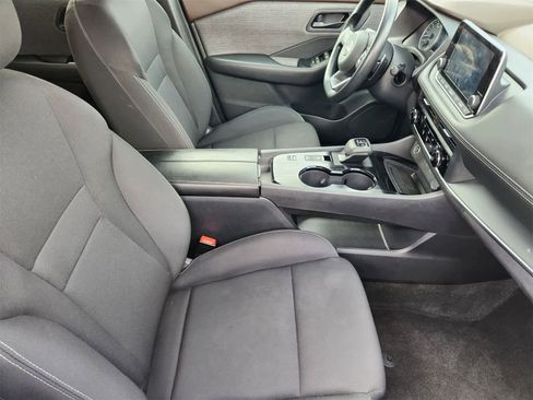 Used 2023 Nissan Rogue S image 14