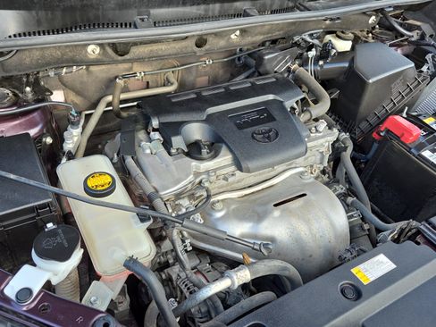 Used 2018 Toyota RAV4 LE image 24