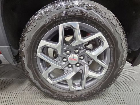 Used 2025 GMC Sierra 1500 SLT w/ SLT Premium Package AWD/4WD image 43