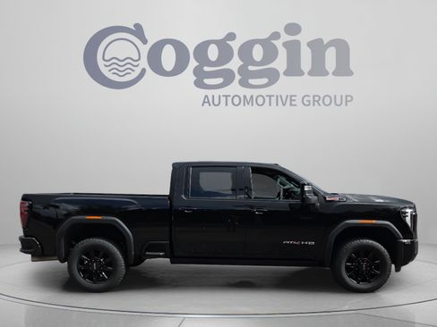 Used 2024 GMC Sierra 2500 AT4 w/ AT4 Premium Plus Package AWD/4WD image 6