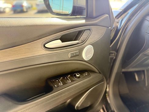 Used 2018 Alfa Romeo Stelvio Ti Sport image 37