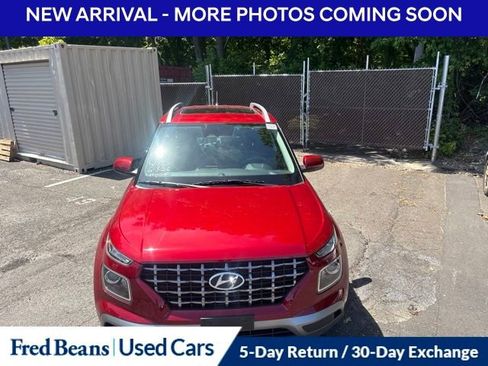 Certified 2023 Hyundai Venue SEL w/ Cargo Package FWD image 2