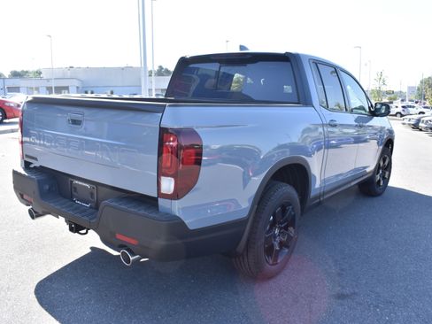 New 2026 Honda Ridgeline Black Edition image 9