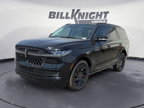 New 2026 Lincoln Navigator Reserve w/ Jet Appearance Package AWD/4WD image 1
