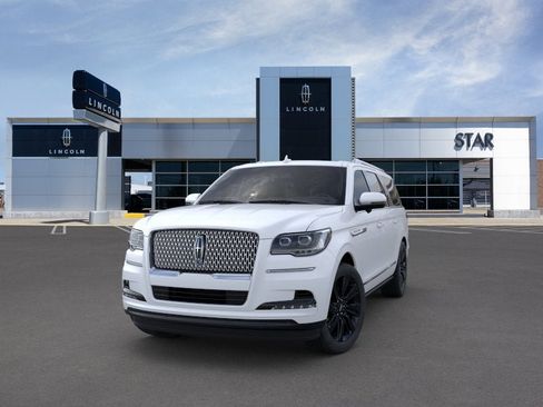 New 2023 Lincoln Navigator L Reserve AWD/4WD image 2