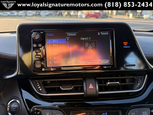 Used 2018 Toyota C-HR XLE image 21