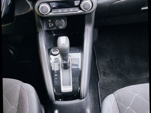 Used 2019 Nissan Kicks S FWD image 20