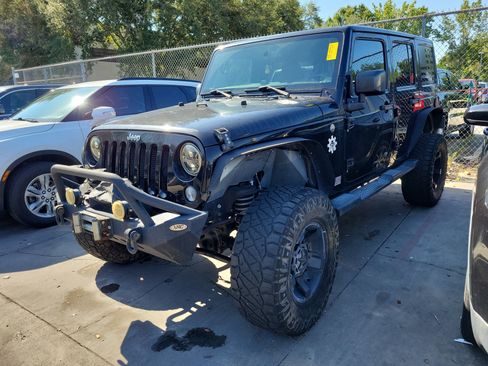 Used 2016 Jeep Wrangler Unlimited Sahara w/ Max Tow Package AWD/4WD image 1