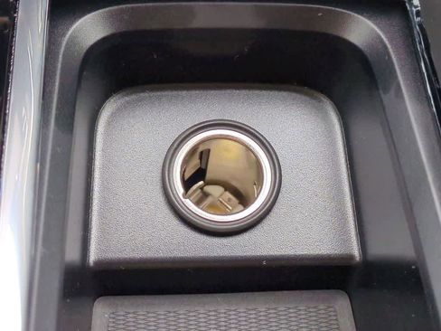 Certified 2026 Volvo XC60 B5 Plus w/ Protection Package Premier image 31