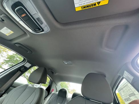 New 2026 Hyundai Elantra Sport w/ Cargo Package image 32