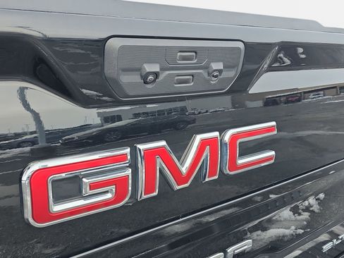 Used 2025 GMC Sierra 1500 SLT image 13