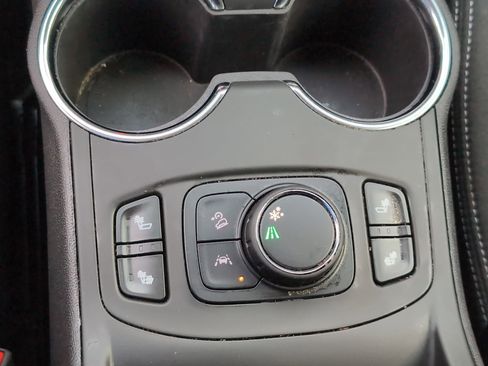 Used 2022 GMC Terrain SLE w/ Driver Convenience Package image 18