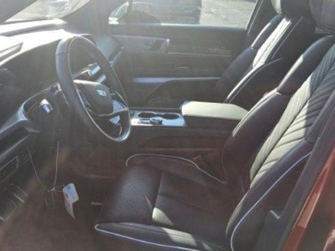 Certified 2026 Cadillac Vistiq Platinum w/ LPO, Floor Liner Package AWD/4WD image 5