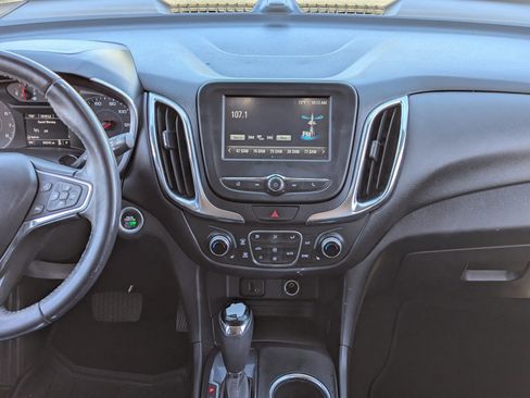 Used 2018 Chevrolet Equinox LT image 17