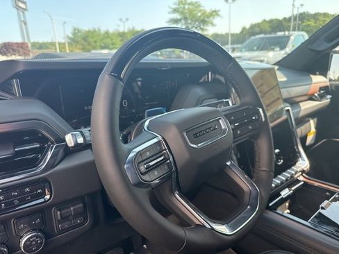 New 2025 GMC Yukon XL Denali w/ Denali Reserve Package image 12