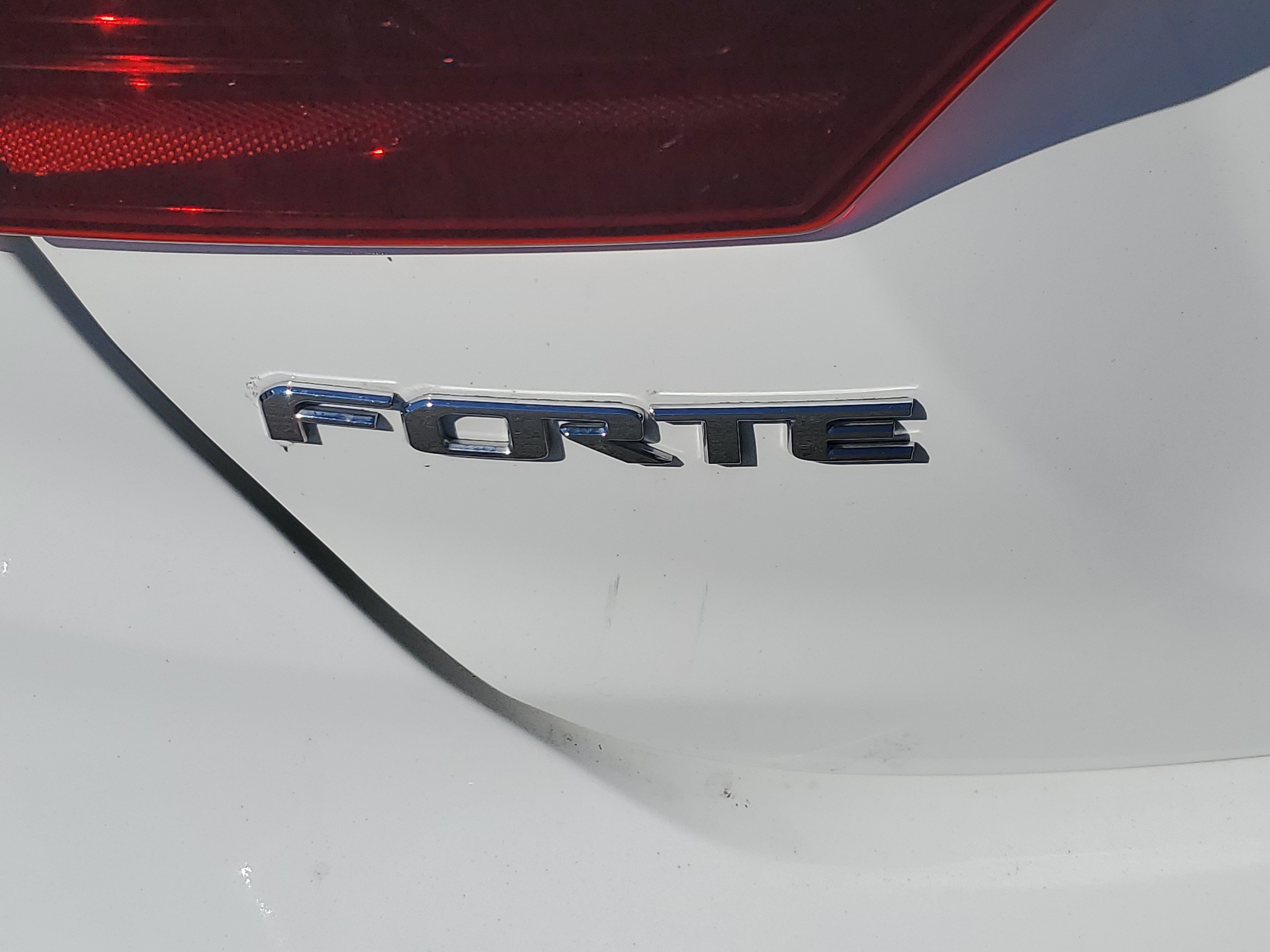 Used 2020 Kia Forte LXS FWD image 7