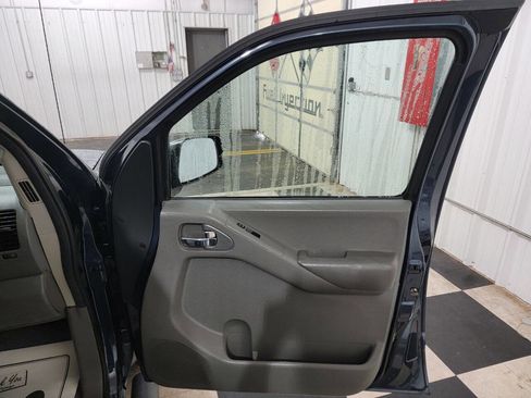 Used 2014 Nissan Frontier SV w/ SV Value Truck Package image 19