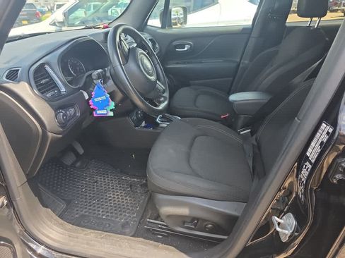 Used 2022 Jeep Renegade Altitude w/ Convenience Group AWD/4WD image 6