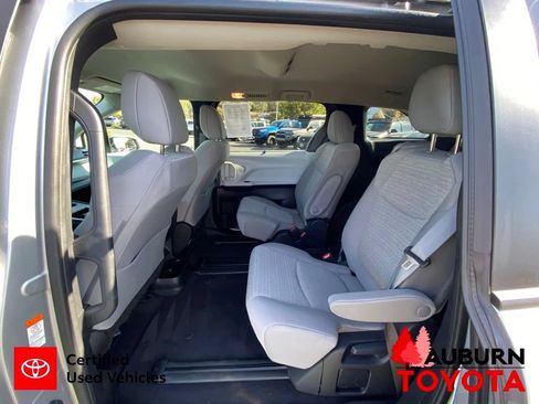 Certified 2025 Toyota Sienna LE FWD image 24