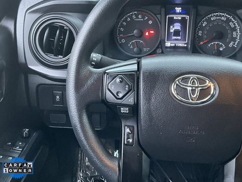 Used 2022 Toyota Tacoma SR image 32