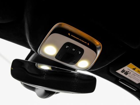 Used 2026 McLaren 750S Spider RWD image 41