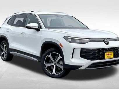 New 2025 Volkswagen Tiguan SE