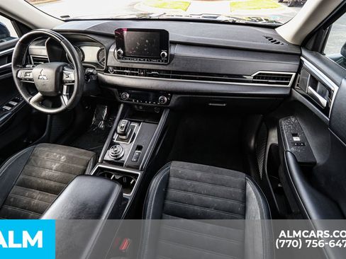 Used 2023 Mitsubishi Outlander SE image 28