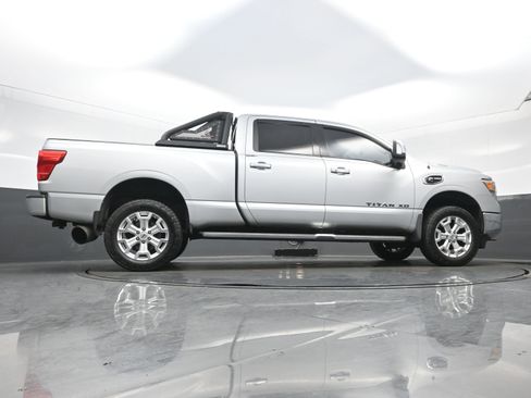 Used 2016 Nissan Titan SL image 34