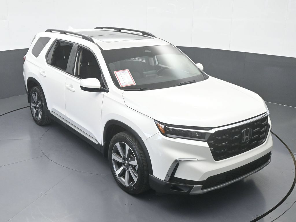 Used 2025 Honda Pilot Touring image 60